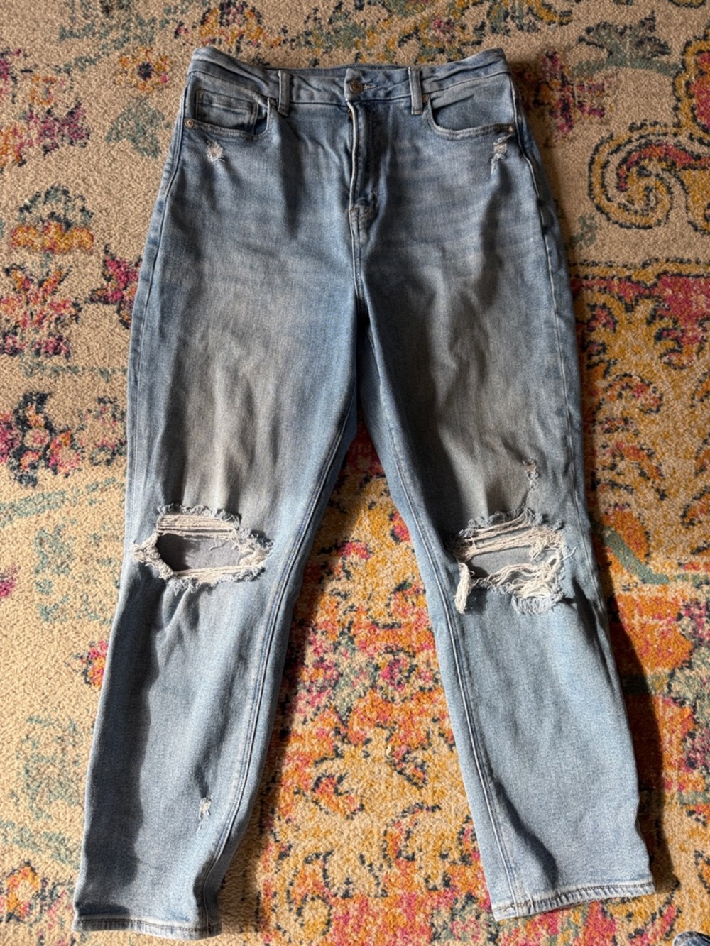 American Eagle Outfitters Light Blue Distressed Boyfriend Jeans